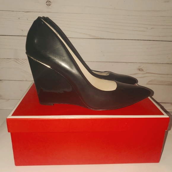 Coach - Picture 3 of 3